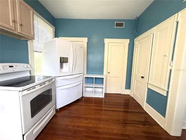 $2,695 | 120 South Thornton Avenue, Orlando, FL 32801