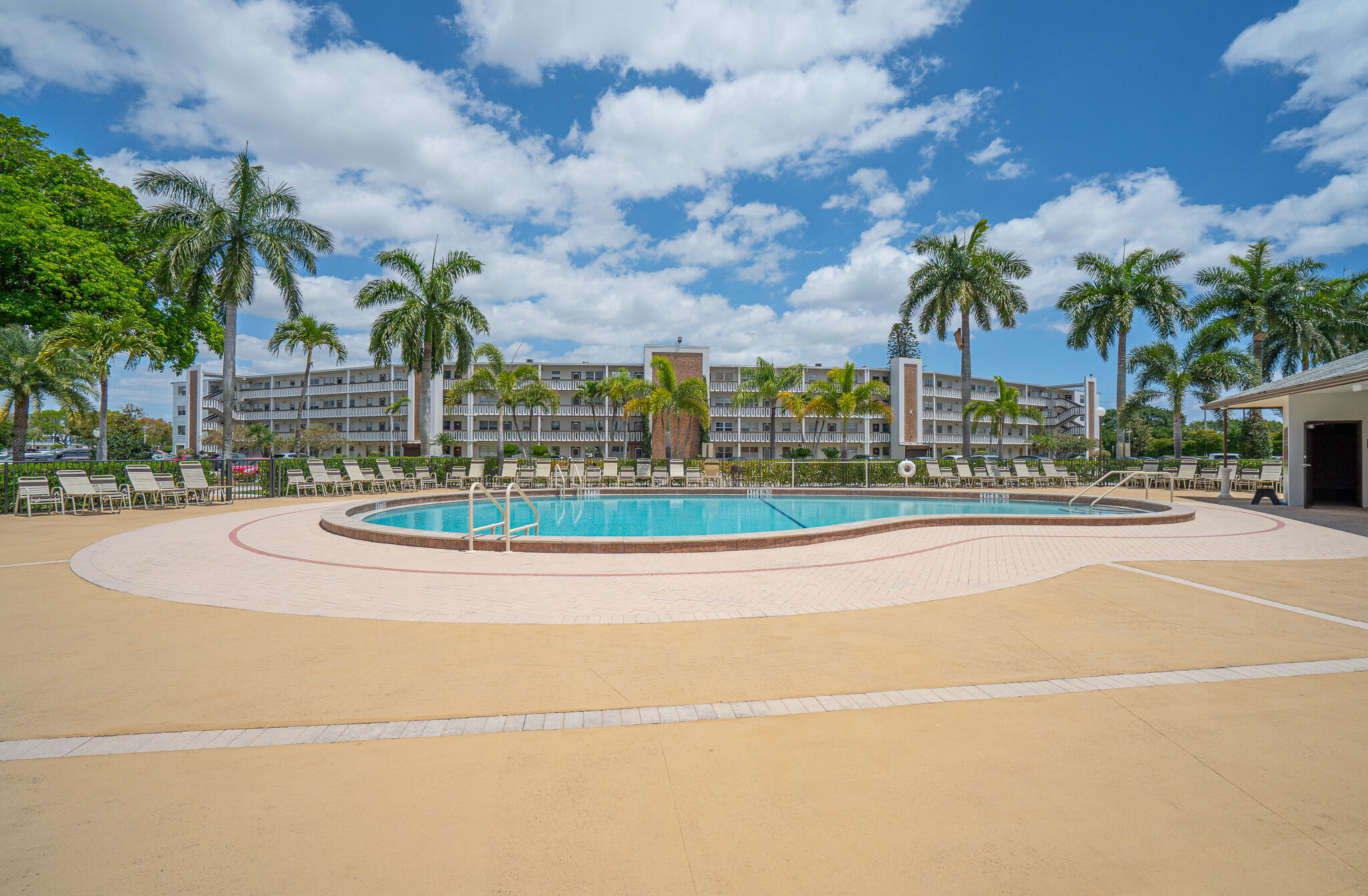 1017 Hythe A Boca Raton, FL 33434 - Photo 16 of 16 DSC01953