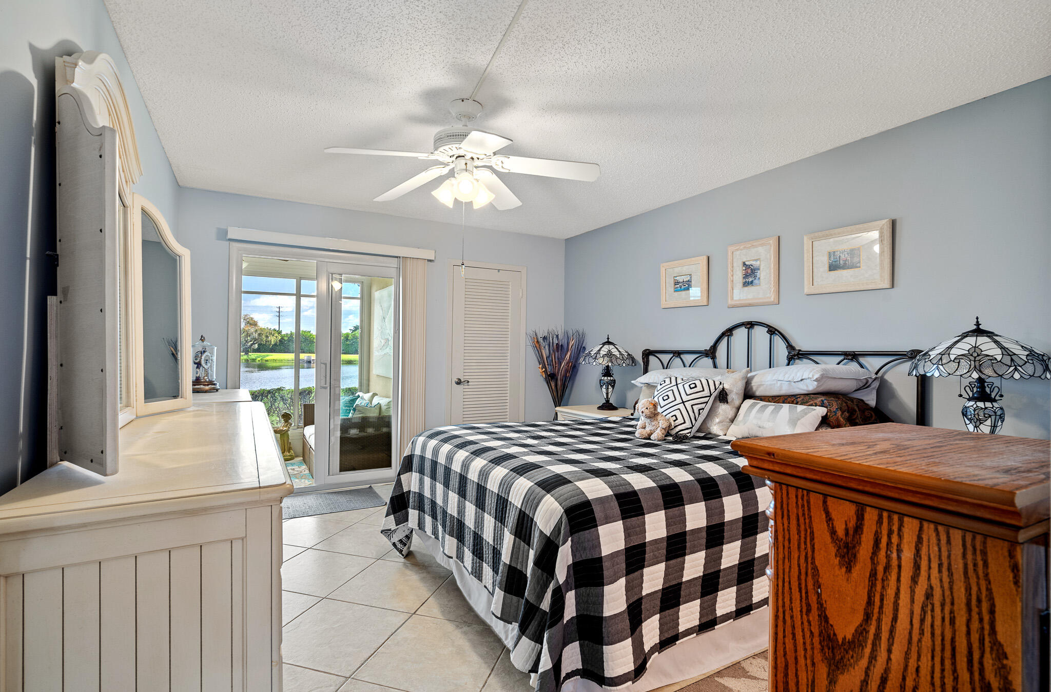 1017 Hythe A Boca Raton, FL 33434 - Photo 8 of 16 DSC01776