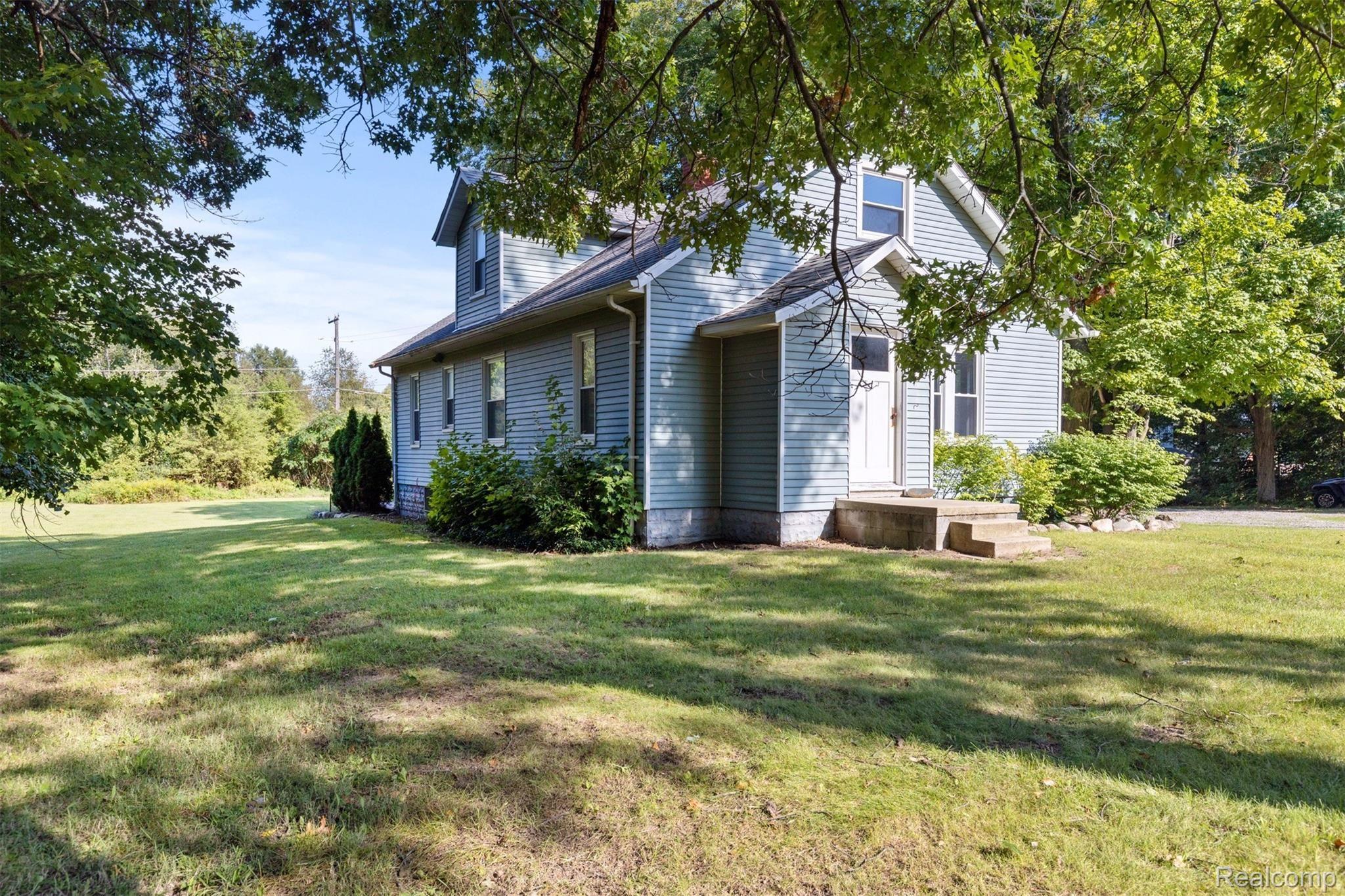 875 County Farm Road Howell, MI 48843 - Photo 24 of 33 AB40ADB1-25EF-43DD-A433-338961BD2922.jpeg