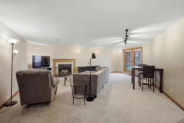 $305,000 | 340 North Allen Street, Unit 9, Madison, WI 53726