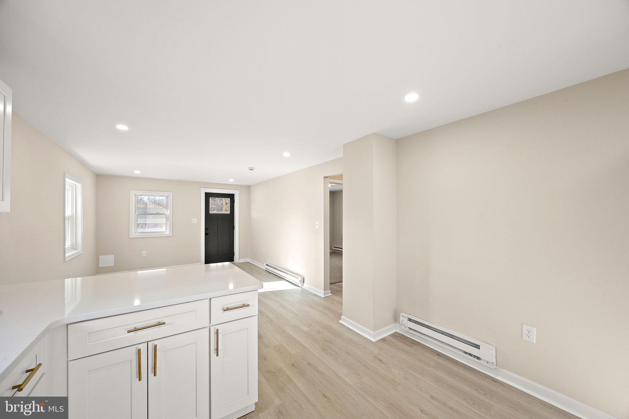 2109 Ferncroft Avenue Upper Chichester, PA 19061 - Photo 6 of 25
