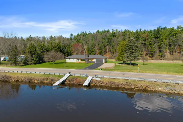$525,000 | 114 County Rd Z, Nekoosa, WI 54457