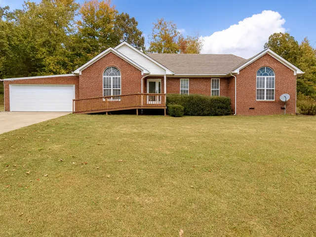 $304,900 | 102 Woodside Lane, Lawrenceburg, TN 38464