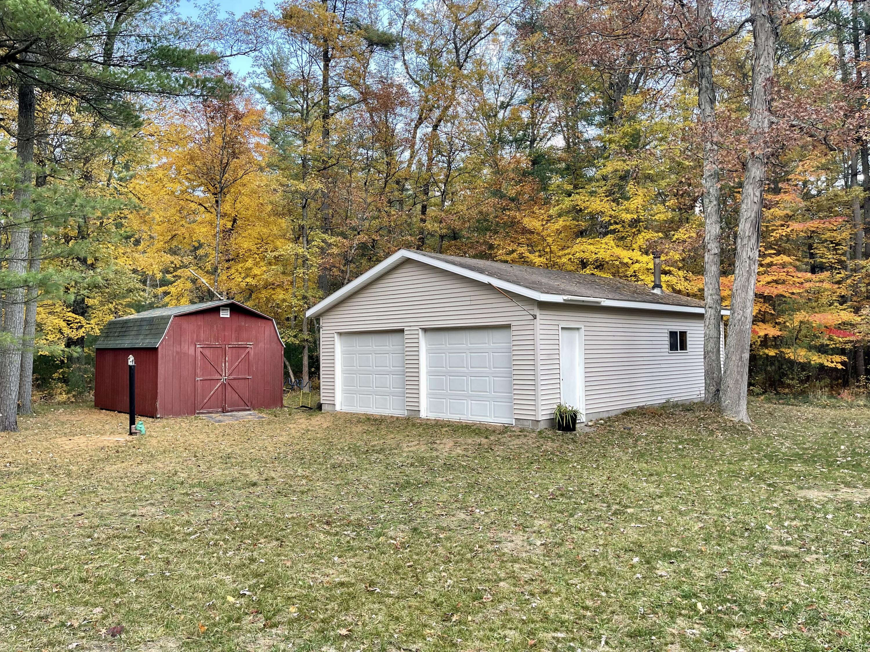 2680 Brunswick Road Holton, MI 49425 - Photo 2 of 45 new-fall garage2