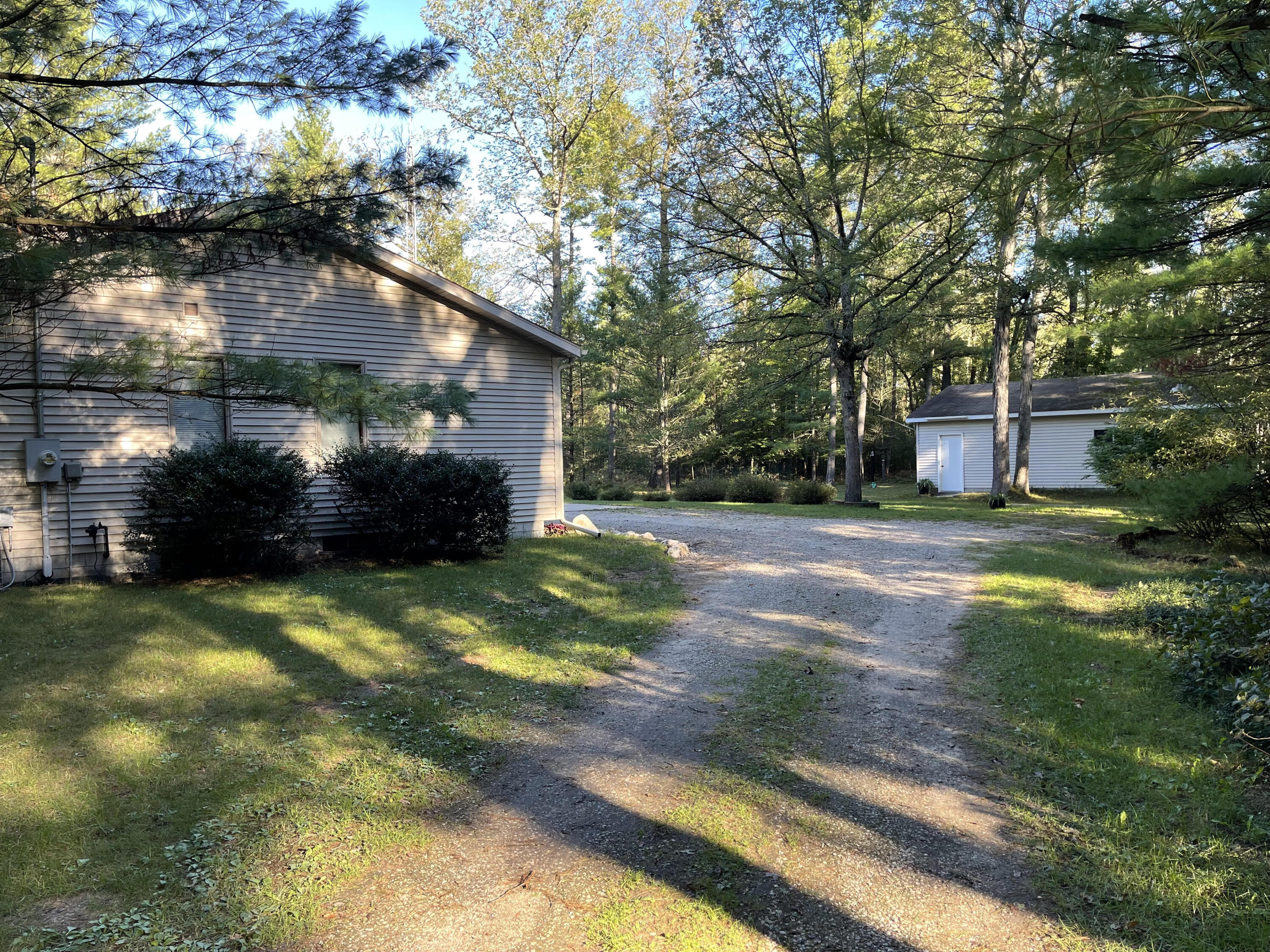 2680 Brunswick Road Holton, MI 49425 - Photo 39 of 45 driveway3