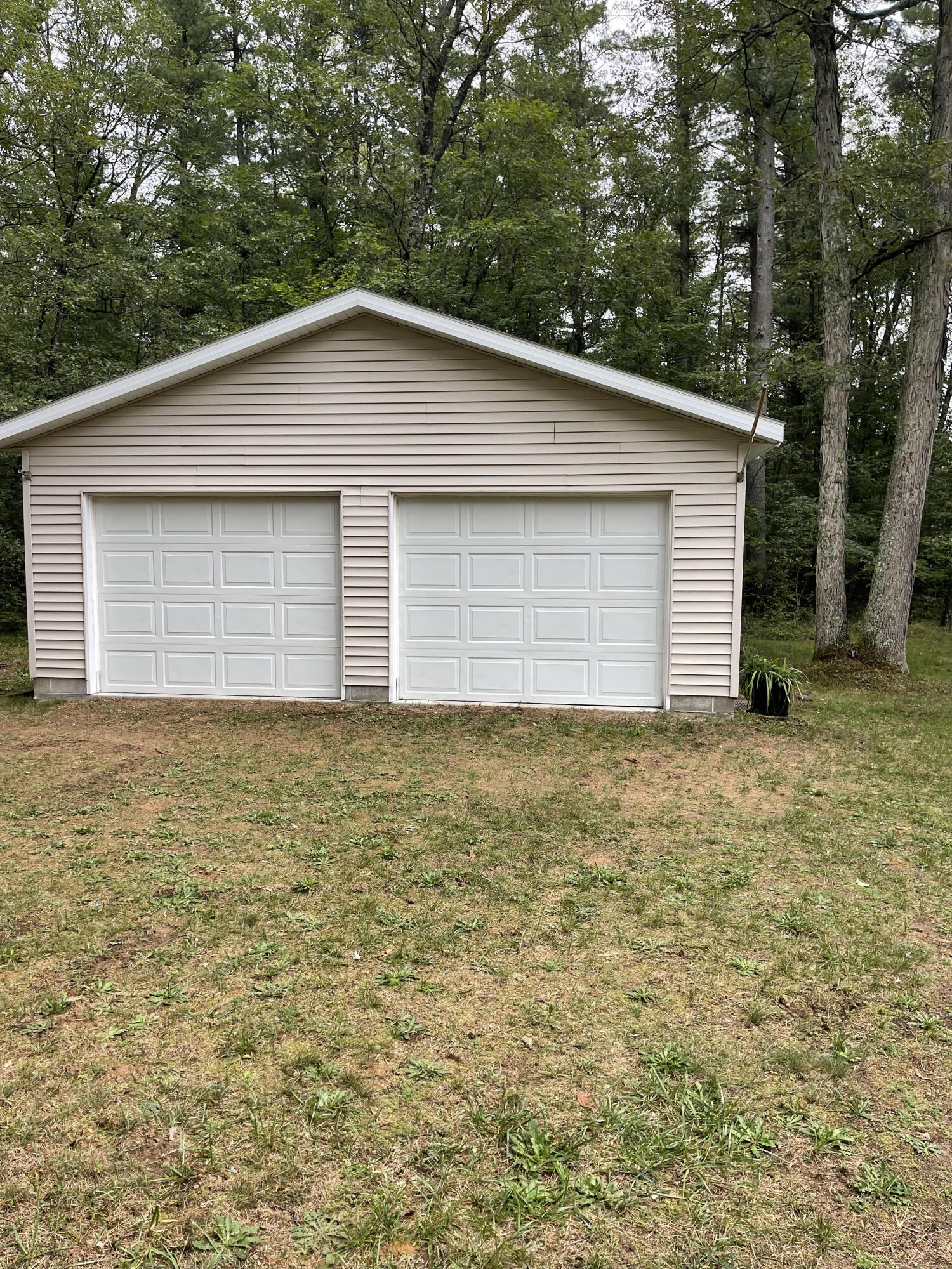 2680 Brunswick Road Holton, MI 49425 - Photo 42 of 45 garage2