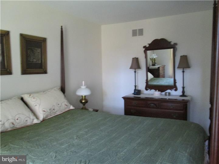 553 Country Club Road Coatesville, PA 19320 - Photo 14 of 25 Master Bedroom