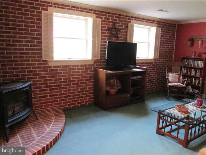 553 Country Club Road Coatesville, PA 19320 - Photo 22 of 25 Family Room