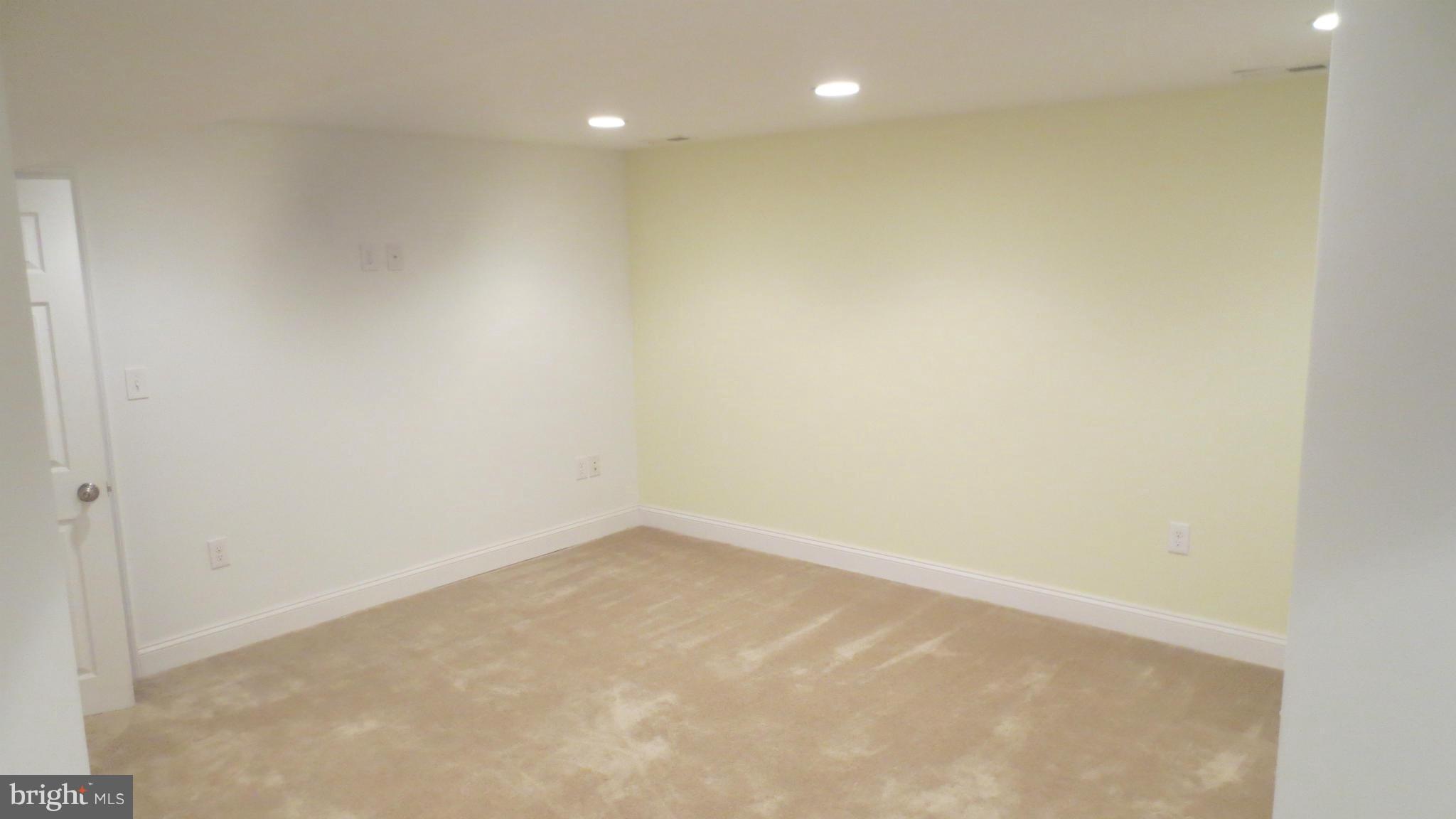 21101 Whites Ferry Road Poolesville, MD 20837 - Photo 15 of 15 Interior (General)