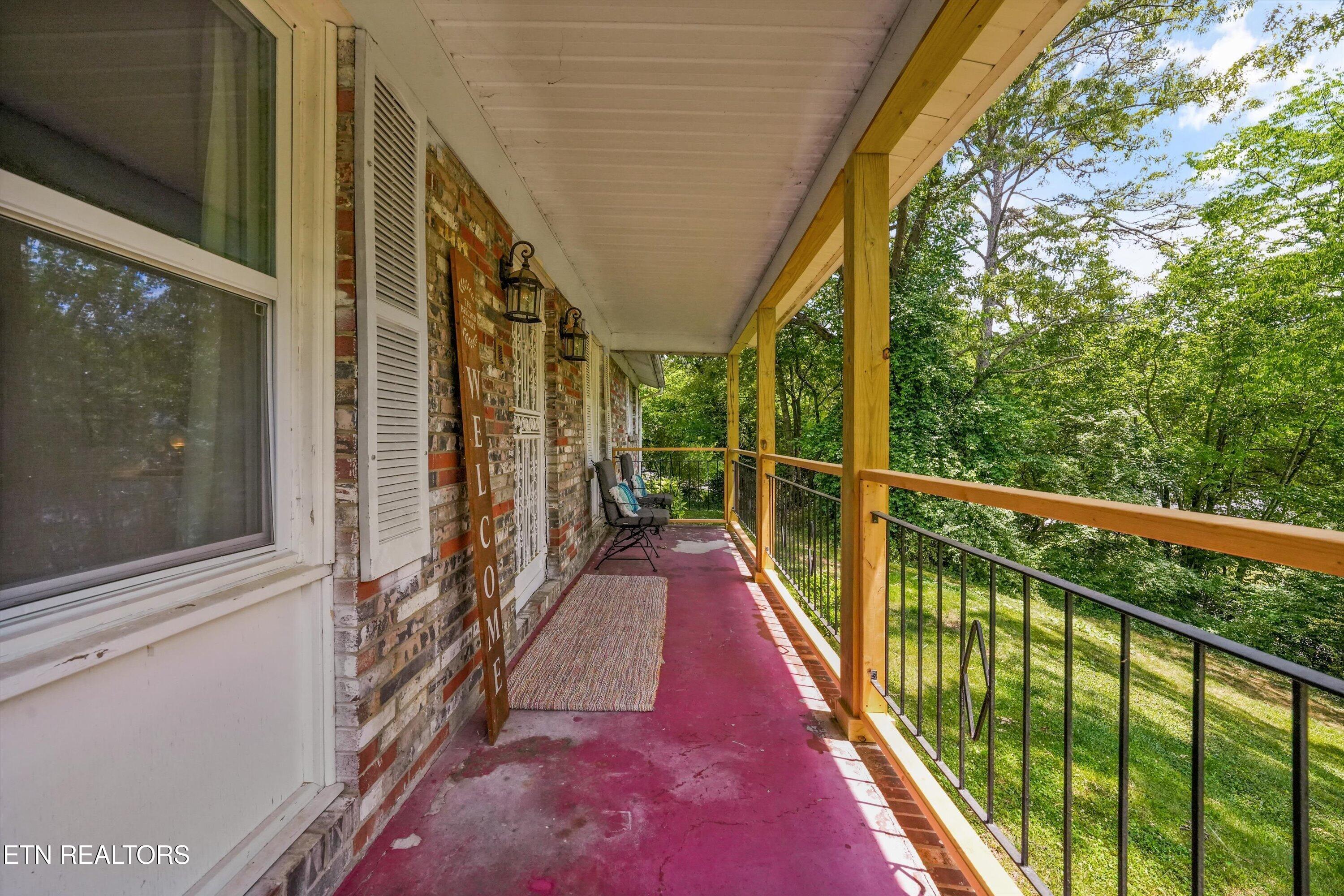 6315 Babelay Road Knoxville, TN 37924 - Photo 4 of 33 Front Porch