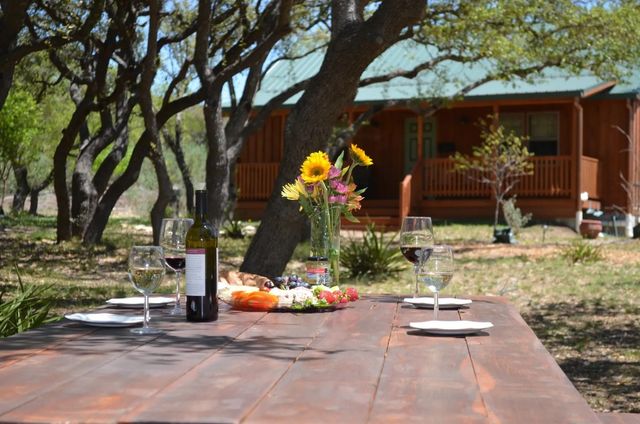 a view of yard in front of house