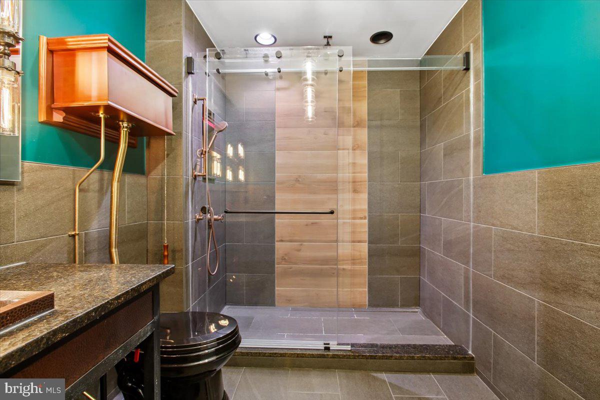 1005 Tapawingo Road Southwest Vienna, VA 22180 - Photo 34 of 76 Gallery Image 34