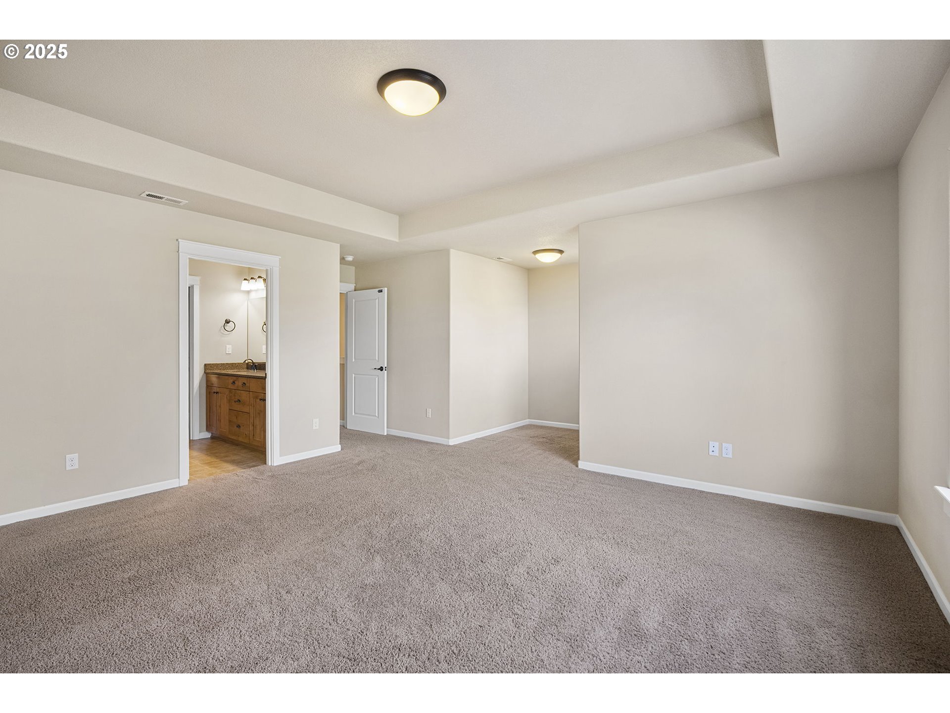 20745 Comet Lane Bend, OR 97701 - Photo 14 of 48