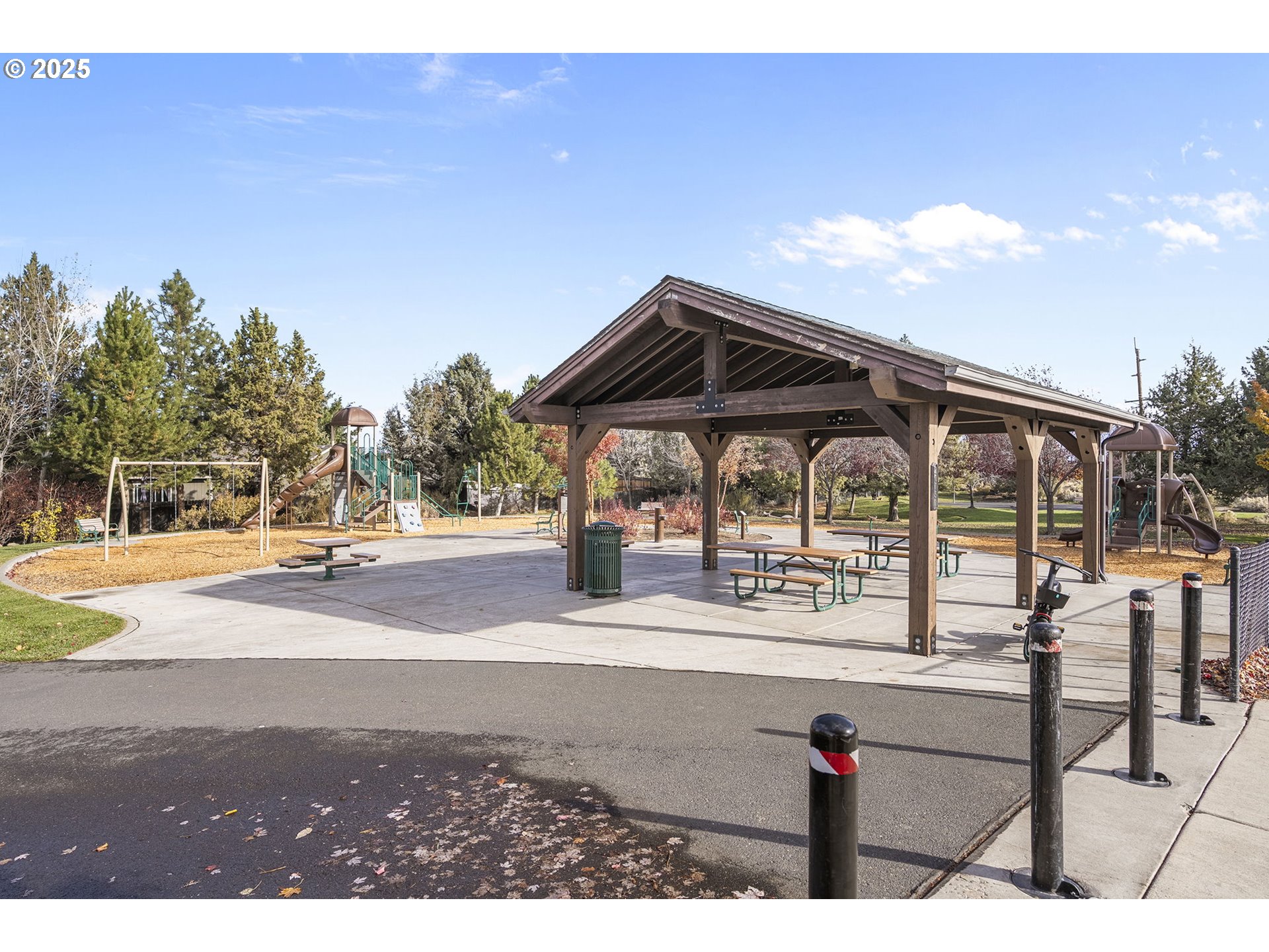 20745 Comet Lane Bend, OR 97701 - Photo 31 of 48