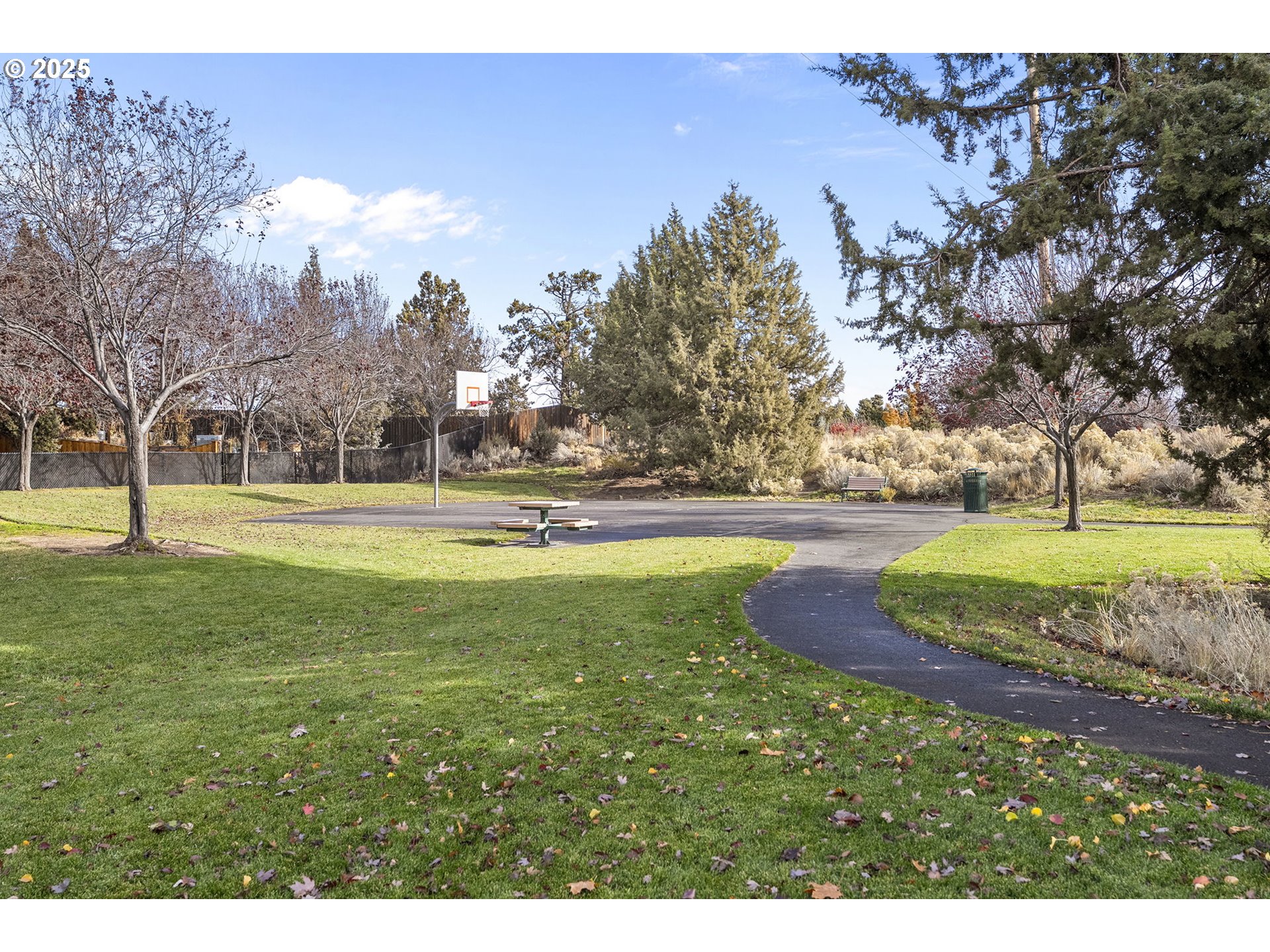 20745 Comet Lane Bend, OR 97701 - Photo 35 of 48