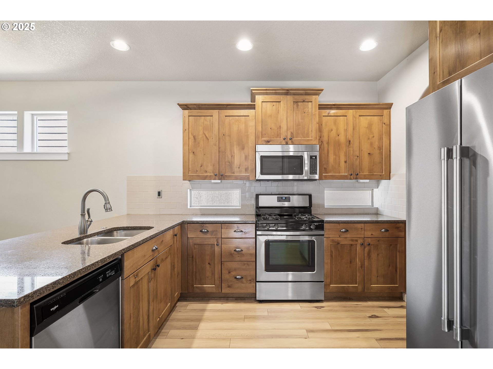 20745 Comet Lane Bend, OR 97701 - Photo 6 of 48