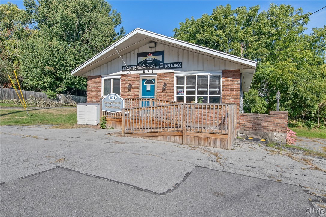 871 Oneida Street Fulton, NY 13069 - Photo 2 of 29