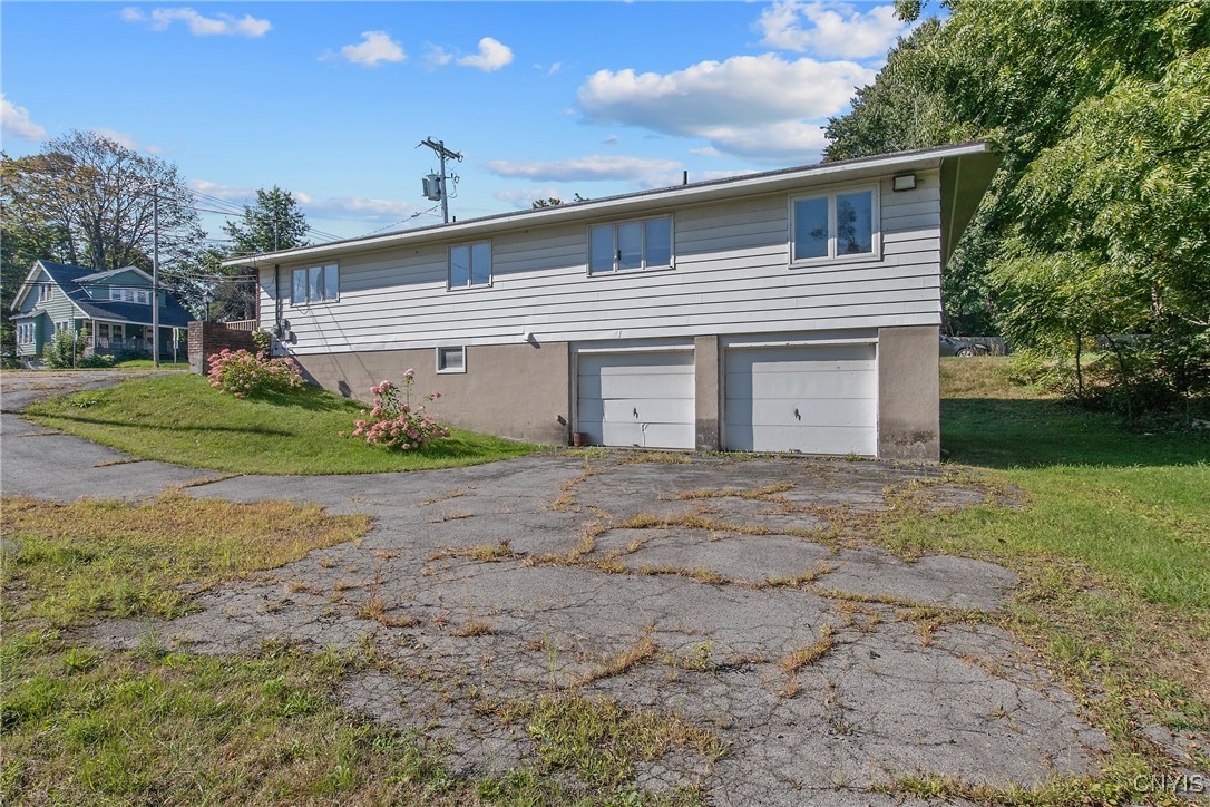 871 Oneida Street Fulton, NY 13069 - Photo 4 of 29