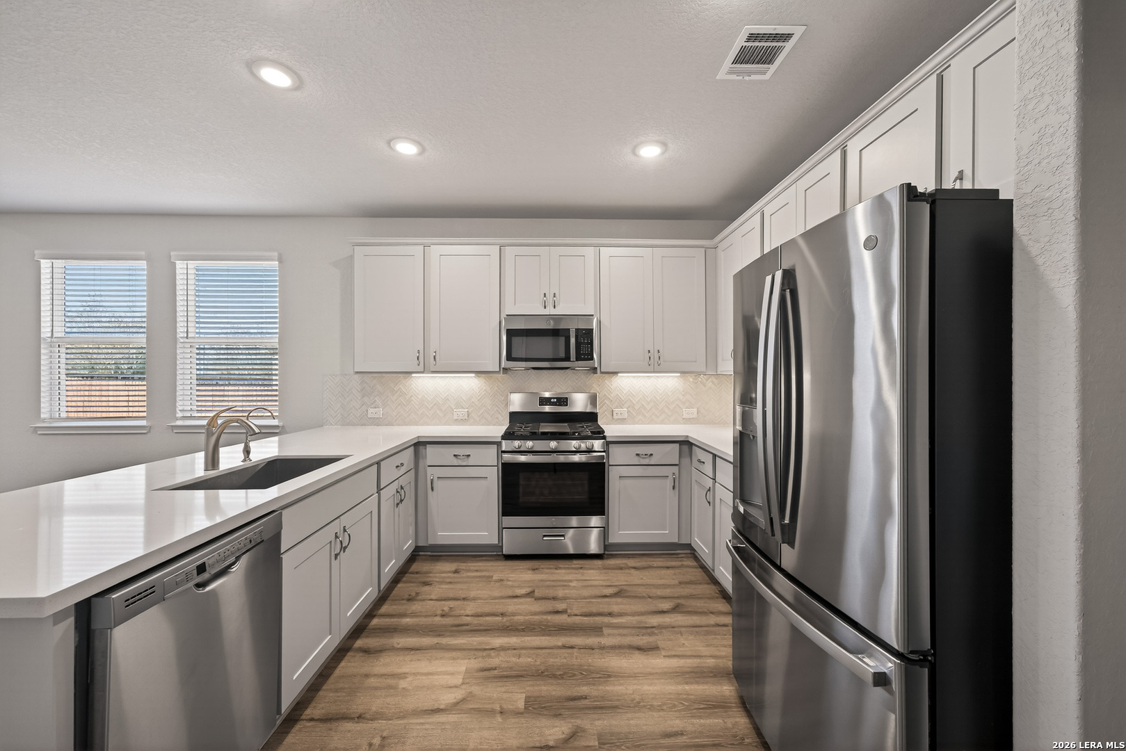 10391 Obernai Path Schertz, TX 78154 - Photo 11 of 36