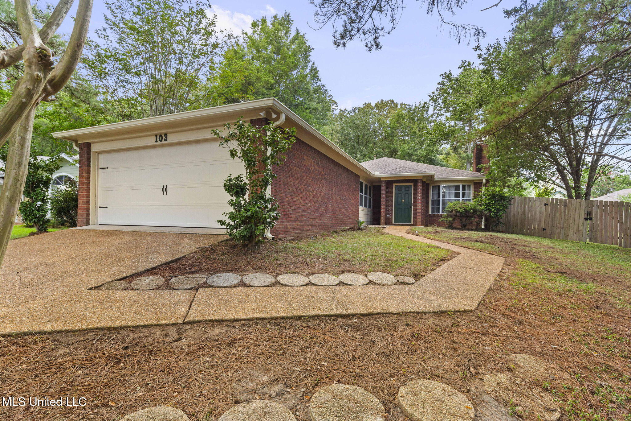 103 Burnt Leaf Way Clinton, MS 39056 - Photo 3 of 51 1-web-or-mls-103 Burnt Leaf-3
