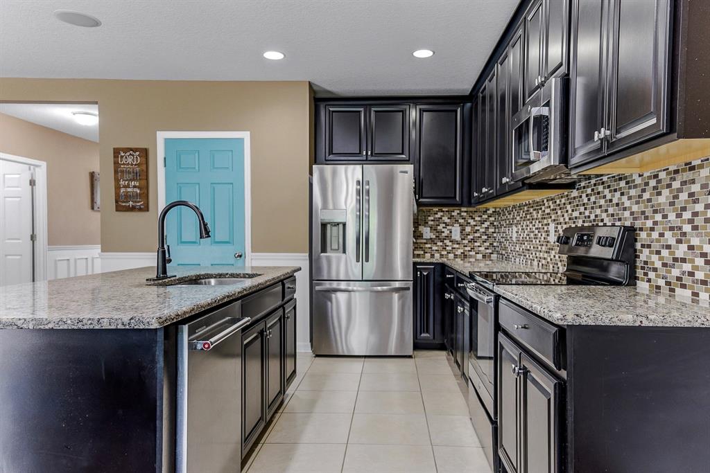 18738 Alfaro Loop Spring Hill, FL 34610 - Photo 9 of 46