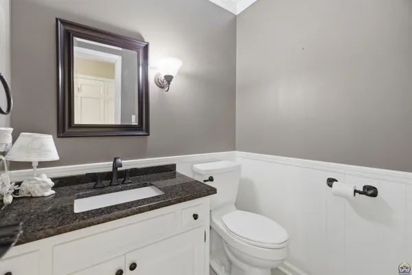 $575,000 | 2746 Southwest MacVicar Avenue, Topeka, KS 66611