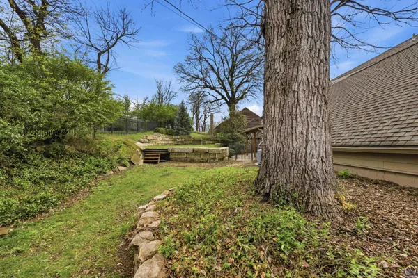 $575,000 | 2746 Southwest MacVicar Avenue, Topeka, KS 66611