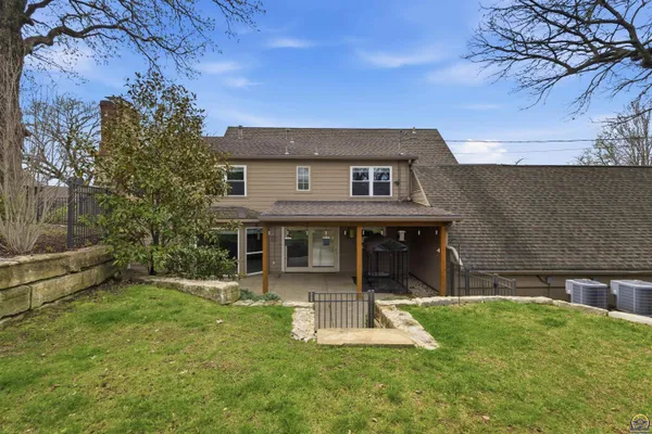 $575,000 | 2746 Southwest MacVicar Avenue, Topeka, KS 66611
