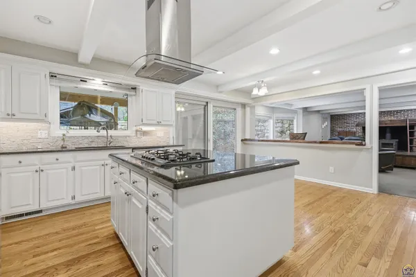 $575,000 | 2746 Southwest MacVicar Avenue, Topeka, KS 66611