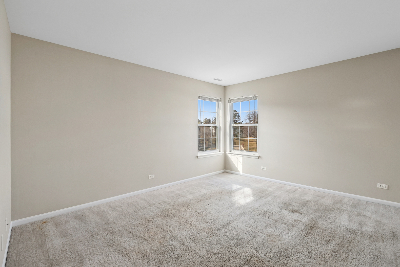 961 Sumac Court Lindenhurst, IL 60046 - Photo 17 of 22 a view of an empty room with a window