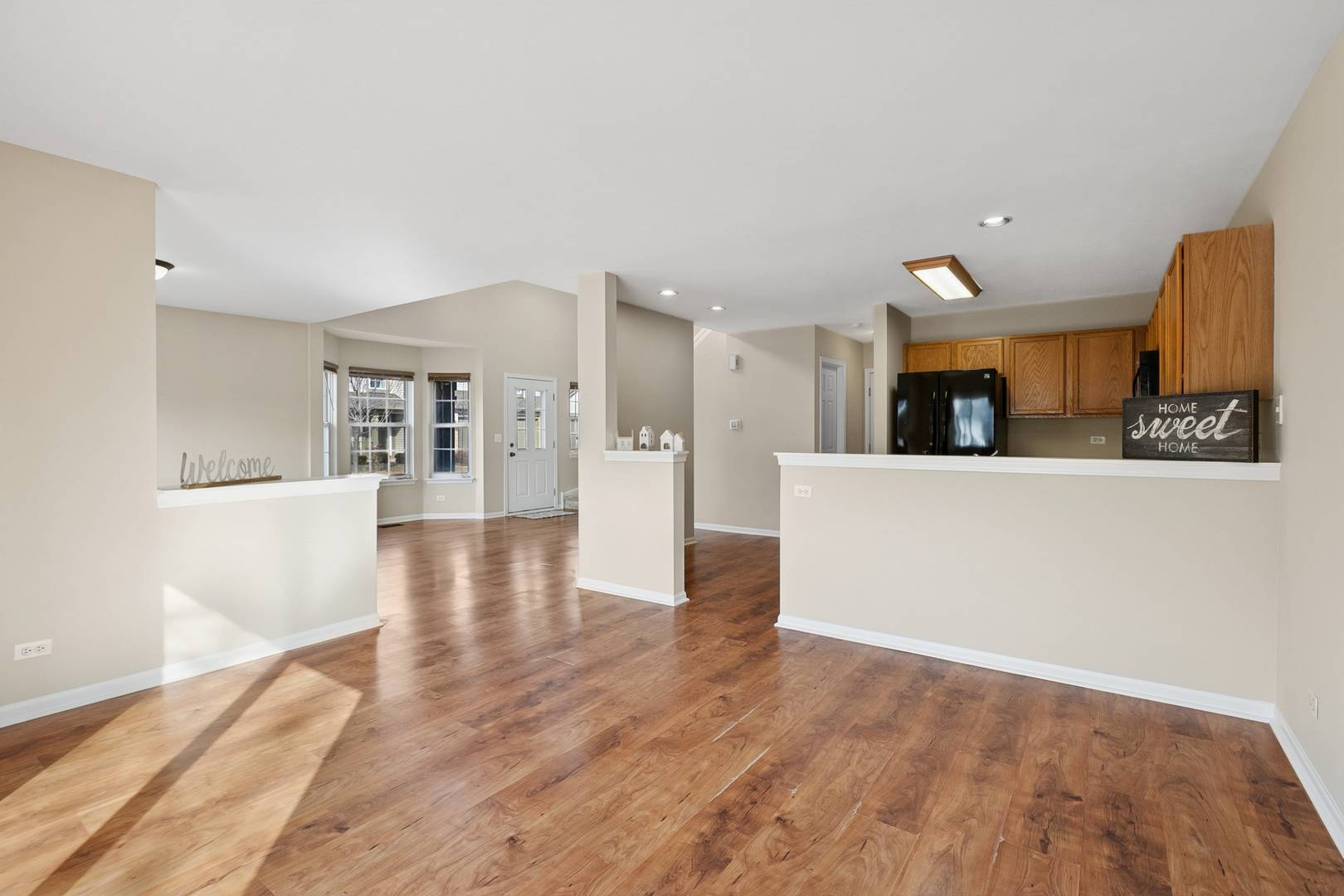 961 Sumac Court Lindenhurst, IL 60046 - Photo 5 of 22 a view of a kitchen with a sink