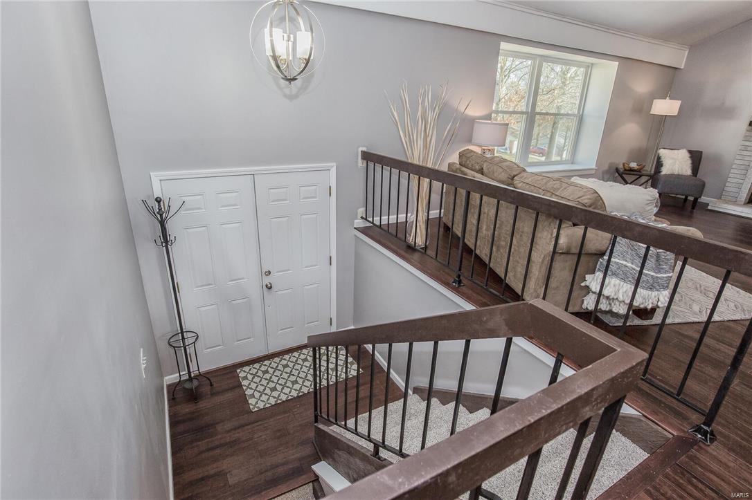 9 Tree Hill Court Ballwin, MO 63021 - Photo 4 of 34 Gallery Image 4