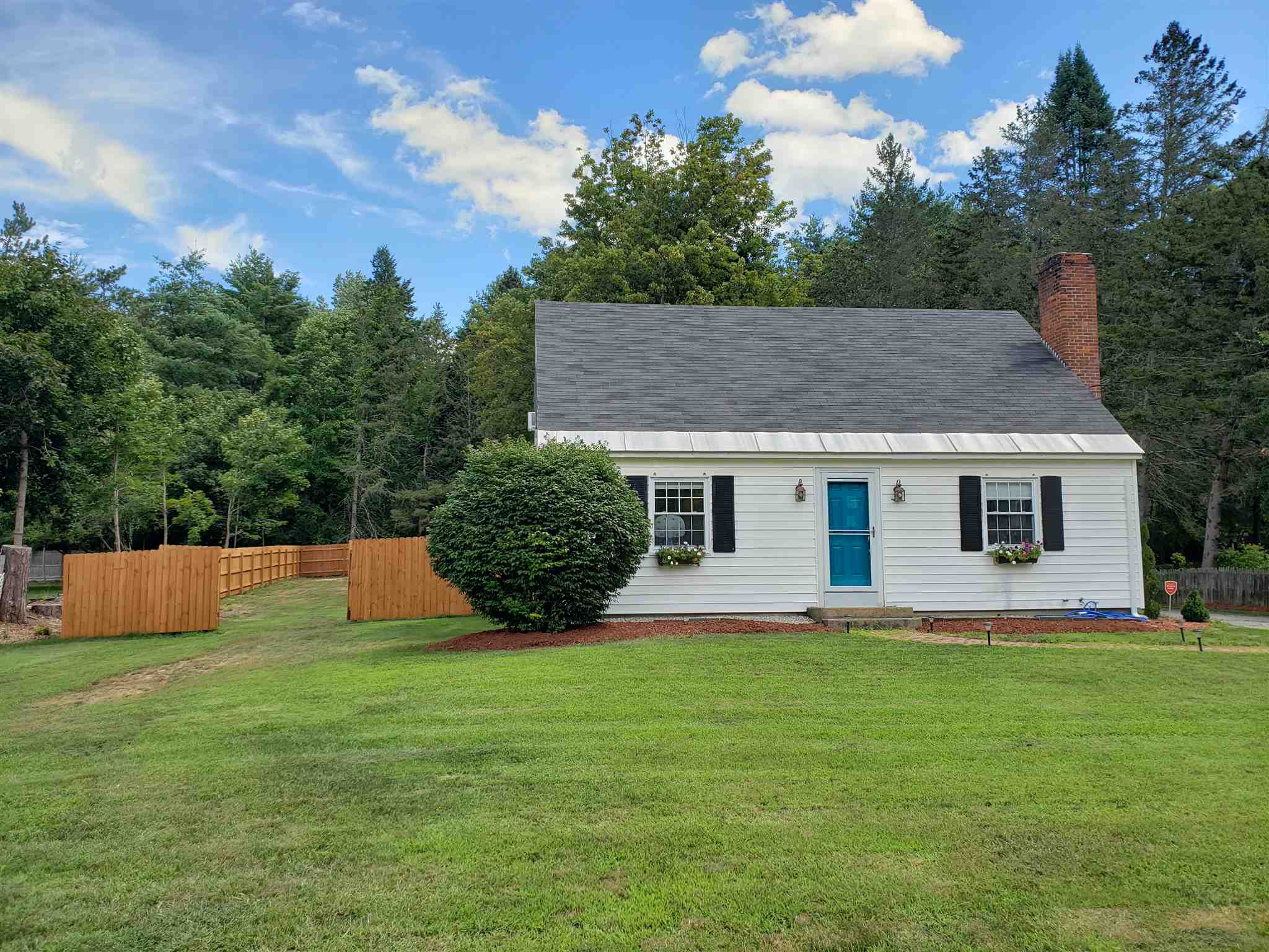 60 Mountain Road Concord, NH 03301 - Photo 2 of 24