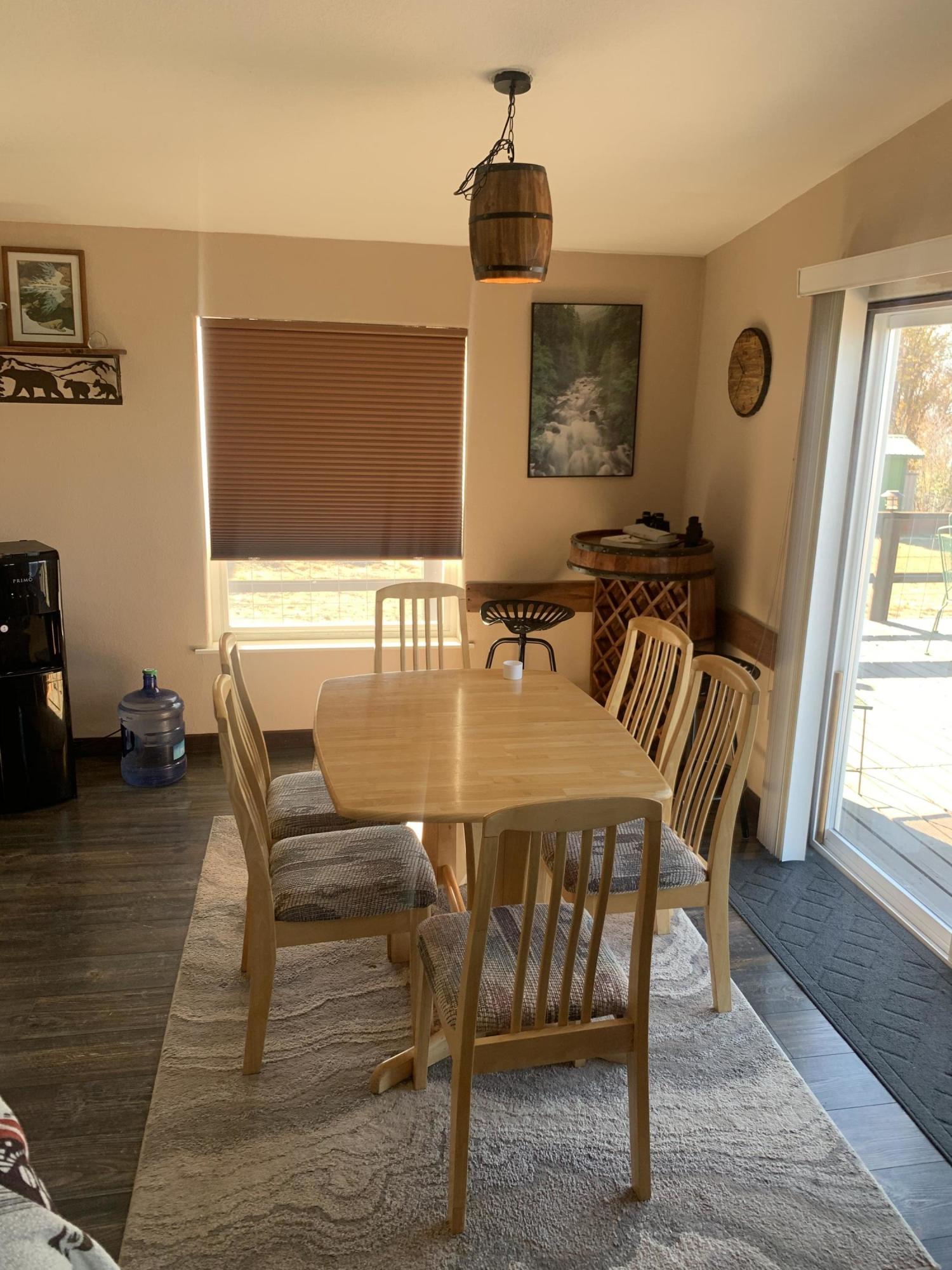 37458 Modoc Point Road Chiloquin, OR 97624 - Photo 4 of 17 Breakfast Nook