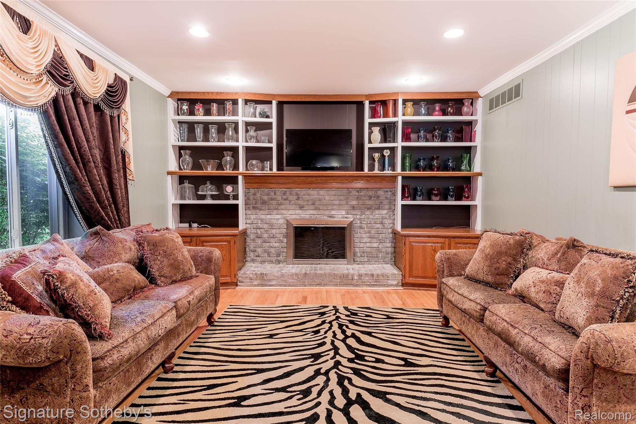841 Lion Street Rochester, MI 48307 - Photo 14 of 42 384A1369-HDR.JPG
