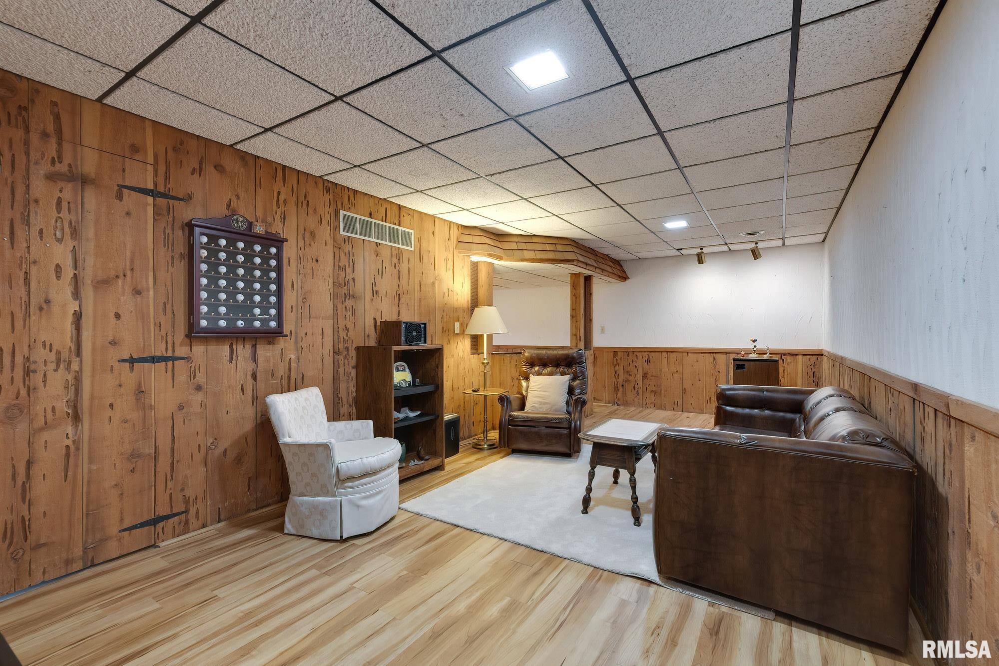 2736 47th St Court Rock Island, IL 61201 - Photo 25 of 36