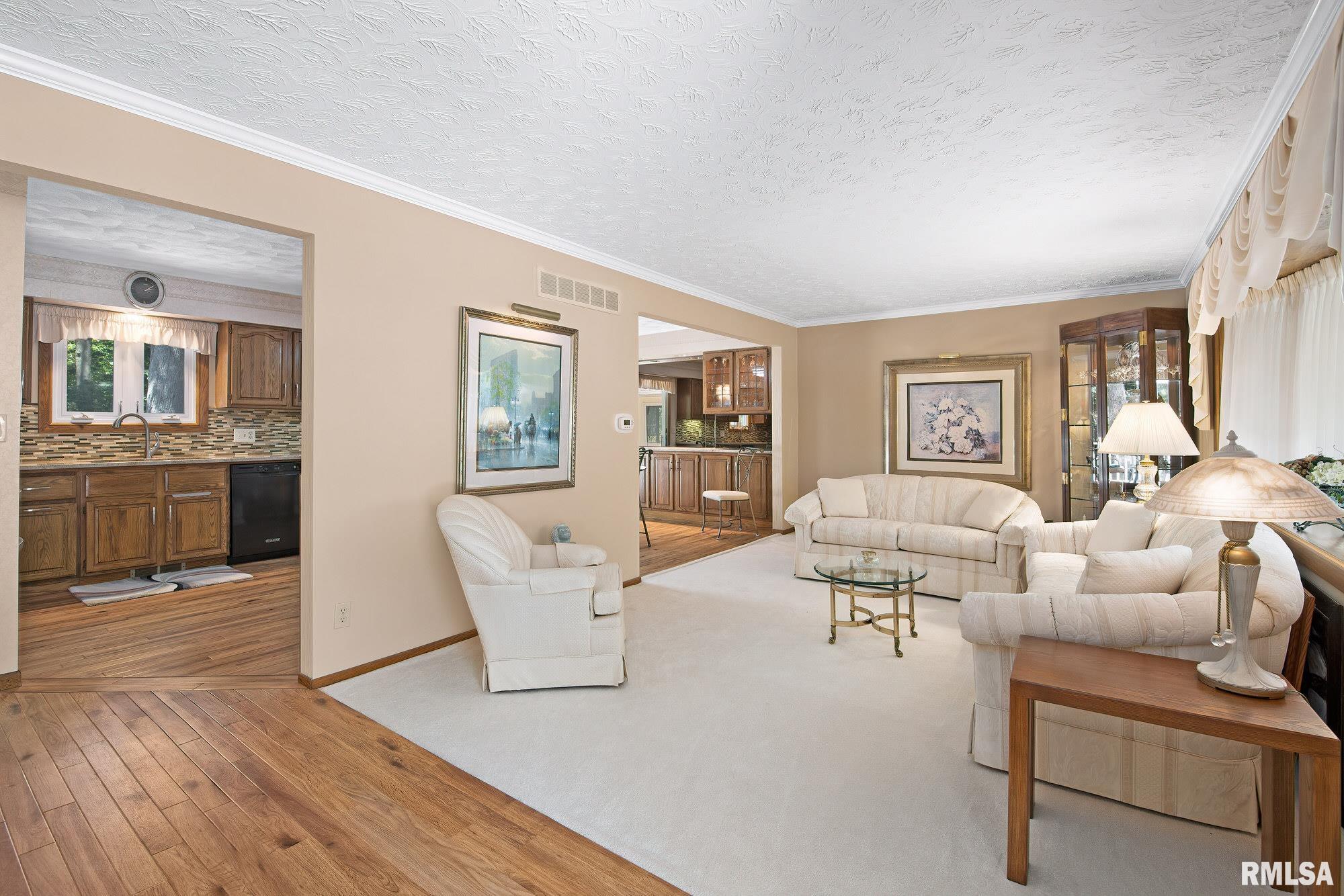 2736 47th St Court Rock Island, IL 61201 - Photo 6 of 36