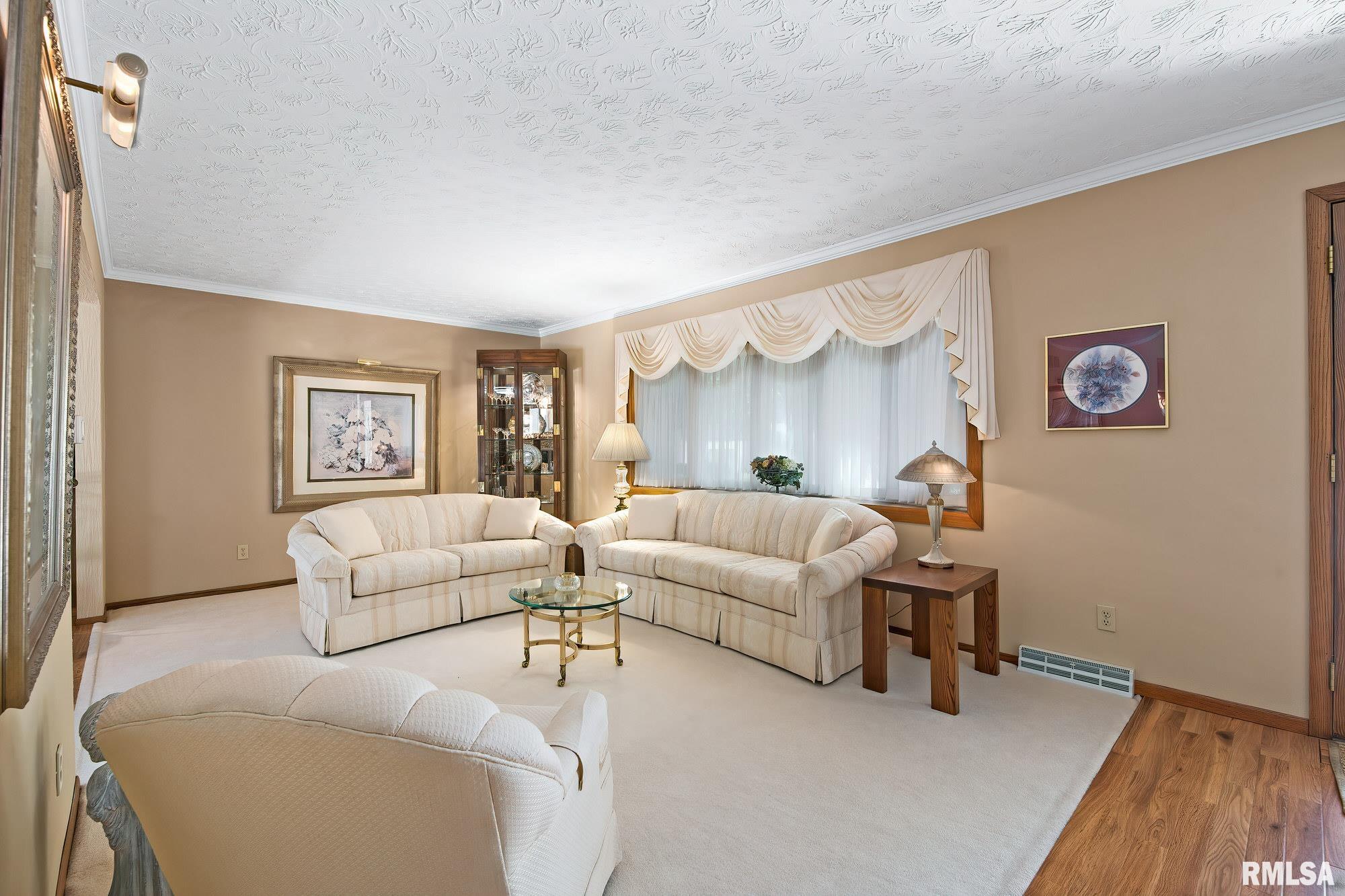 2736 47th St Court Rock Island, IL 61201 - Photo 7 of 36