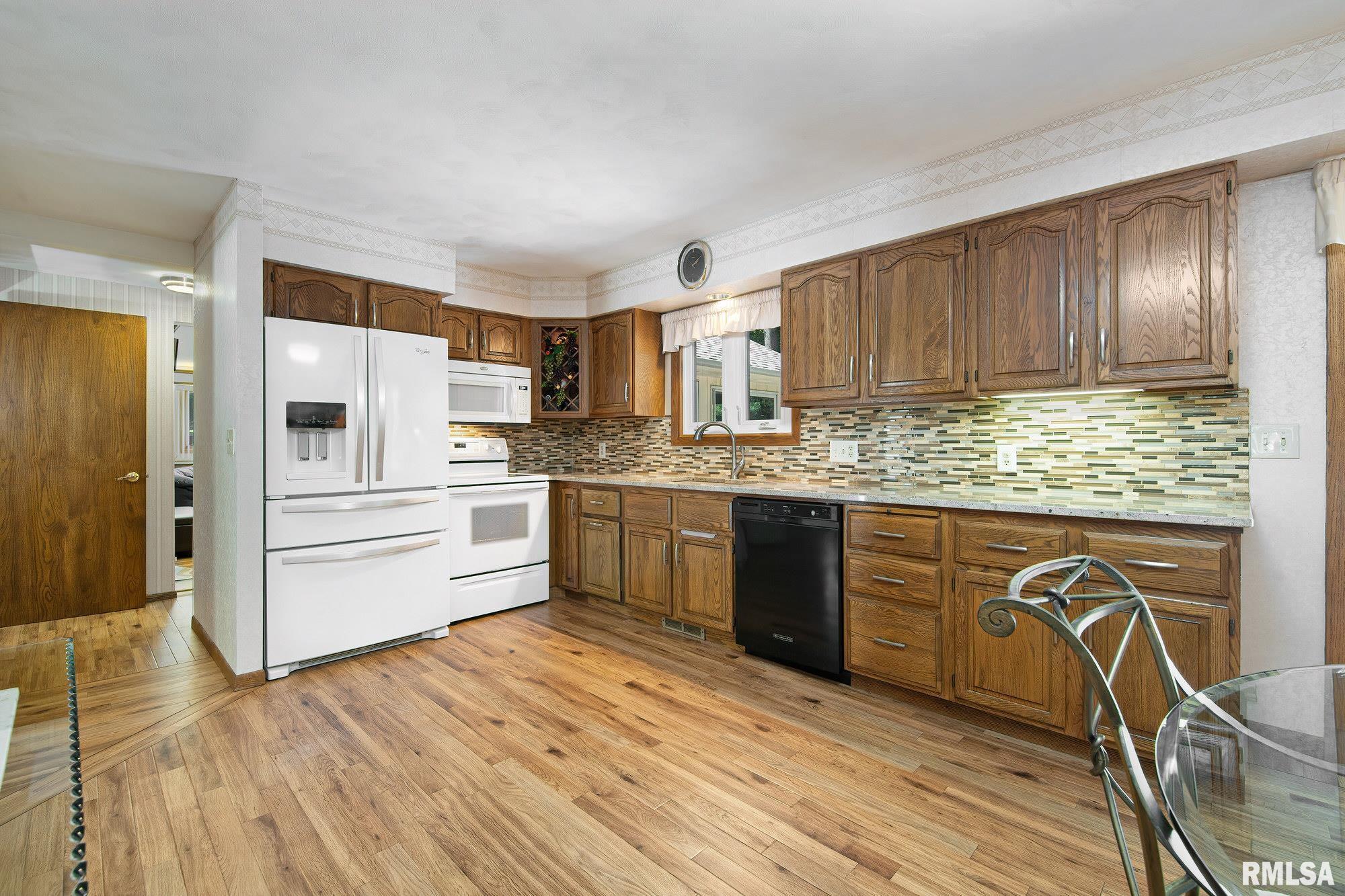 2736 47th St Court Rock Island, IL 61201 - Photo 10 of 36