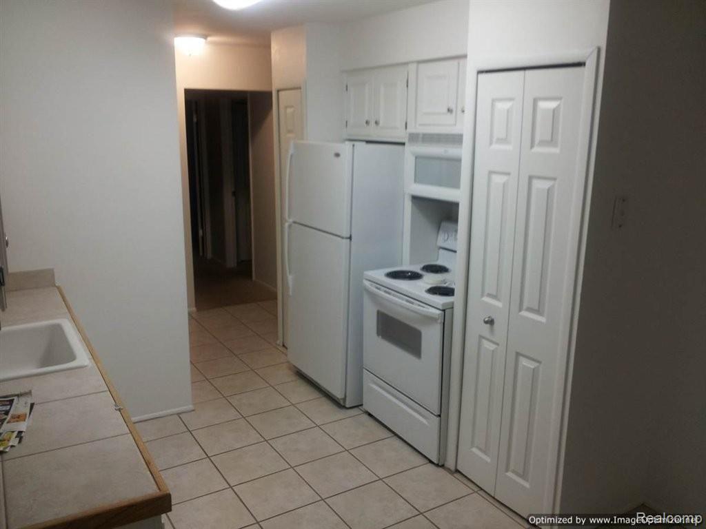 739 West Maple Road Clawson, MI 48017 - Photo 6 of 9 20121017_202949.jpg