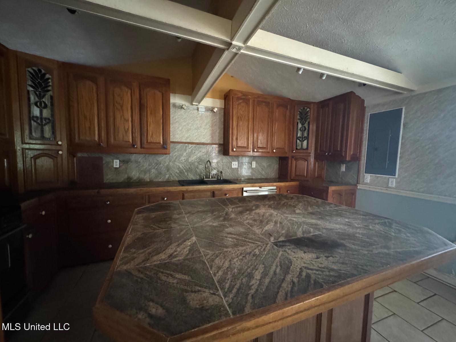 2481 Neil Collins Road Raymond, MS 39154 - Photo 4 of 9 WhatsApp Image 2025-05-07 at 04.41.28_9e