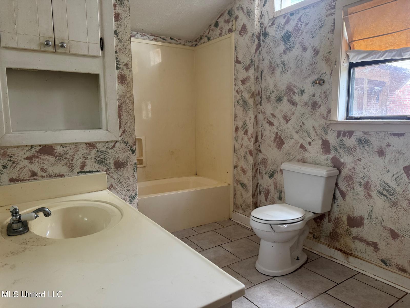 2481 Neil Collins Road Raymond, MS 39154 - Photo 8 of 9 WhatsApp Image 2025-05-07 at 04.41.28_f4