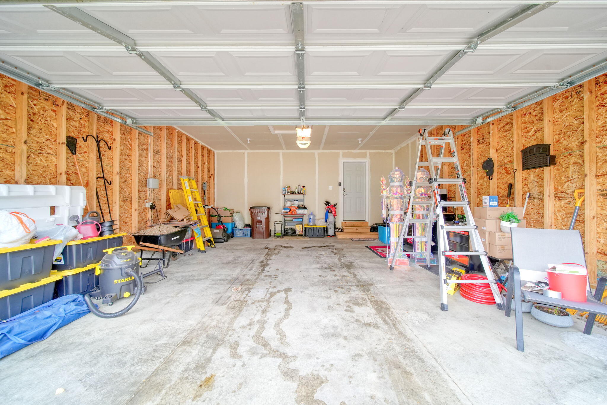 5177 Stone River Road Jackson, MI 49201 - Photo 31 of 40 Garage