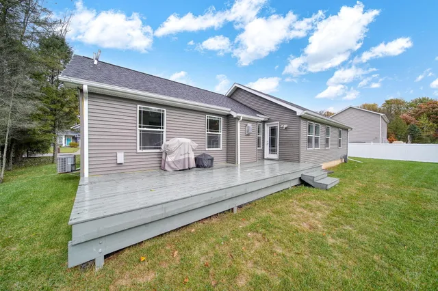 $399,900 | 5177 Stone River Road, Jackson, MI 49201