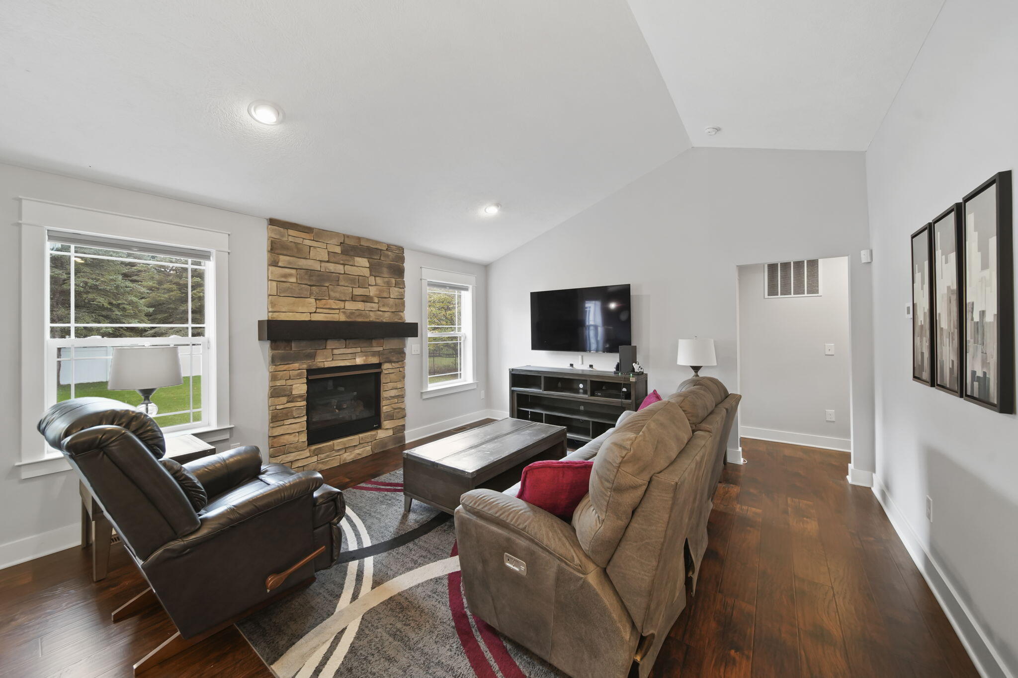 5177 Stone River Road Jackson, MI 49201 - Photo 5 of 40 Living room