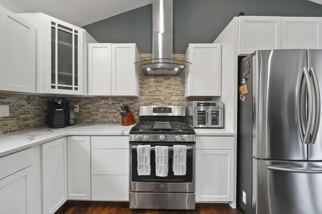 $399,900 | 5177 Stone River Road, Jackson, MI 49201