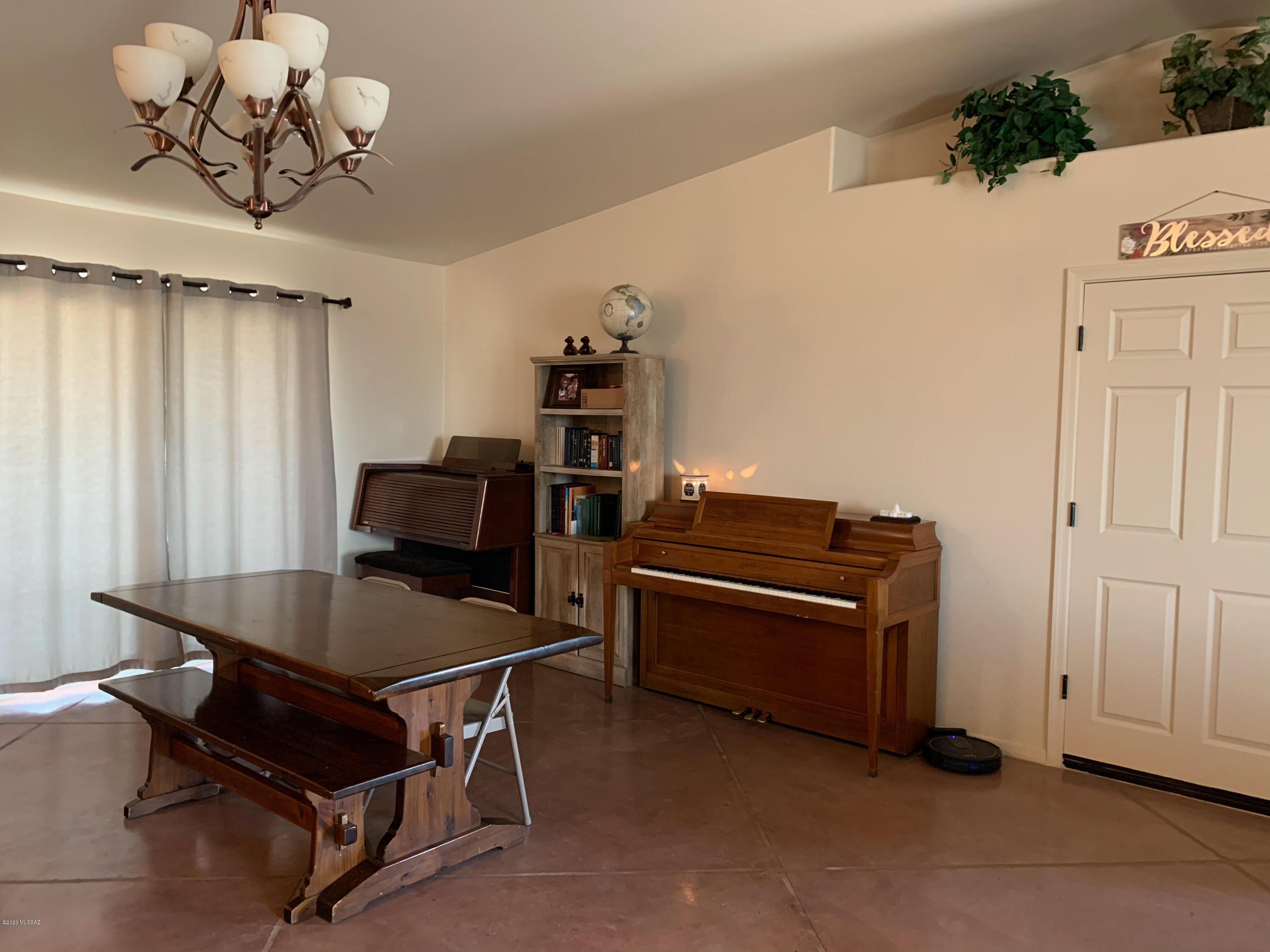 6230 North Chaparral Road Tucson, AZ 85743 - Photo 4 of 16 Gallery Image 4