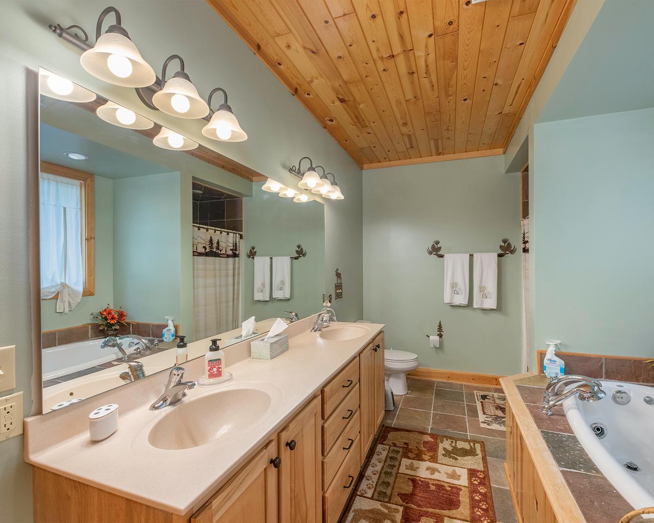 1533 Naleid Road Eagle River, WI 54521 - Photo 8 of 61 Gallery Image 8