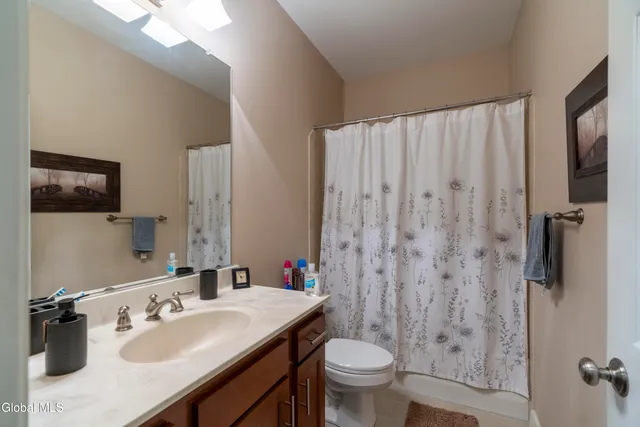 $599,900 | 16 A Winchester Place, Halfmoon, NY 12118